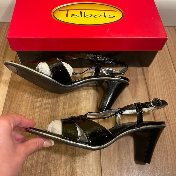 Talbots mini heels - Picture 2 of 6